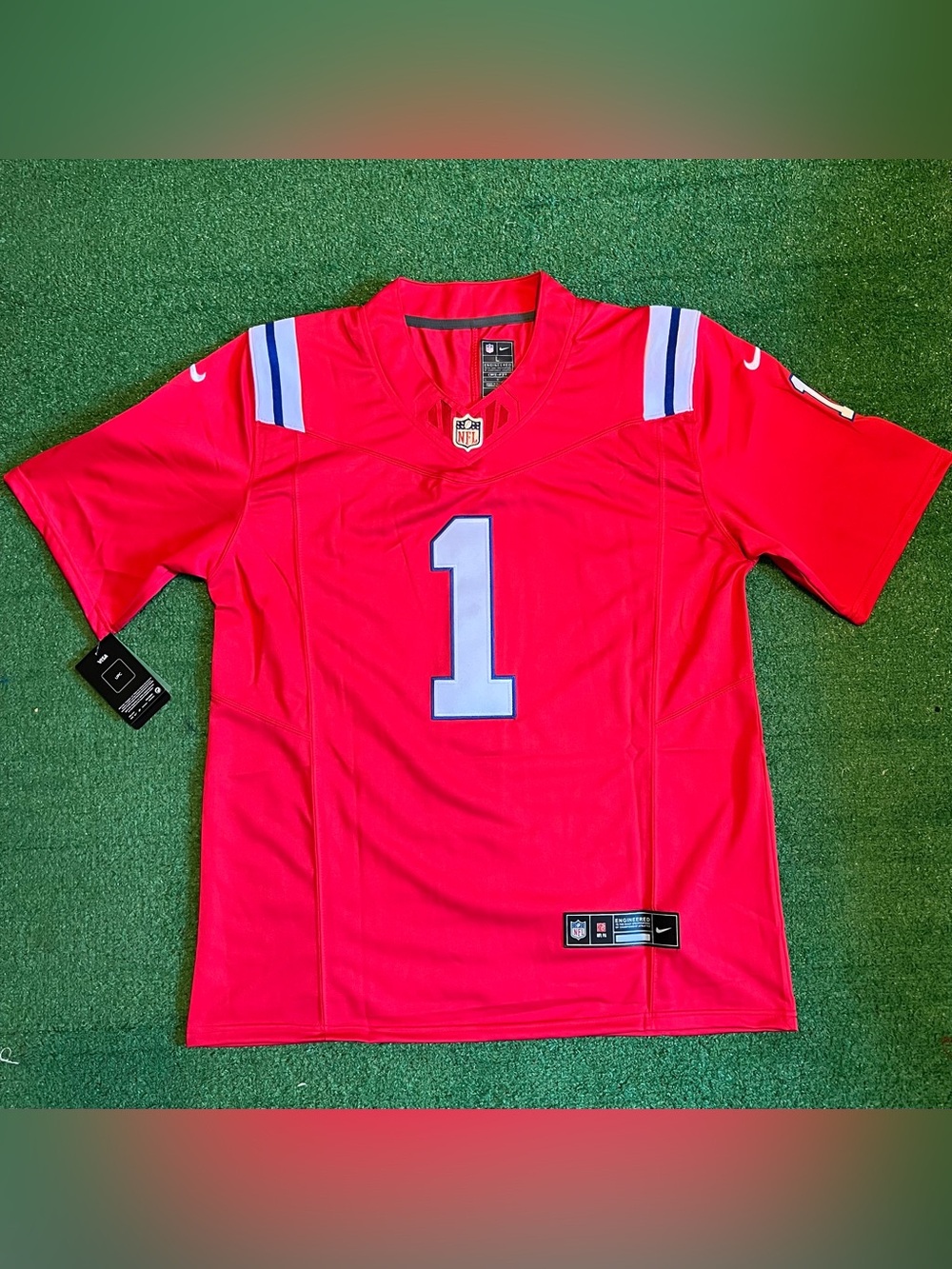New England Patriots AJ Brown Red Jersey
Adult Large